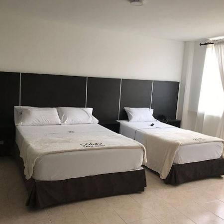 Hotel Saint John ميديلين المظهر الخارجي الصورة