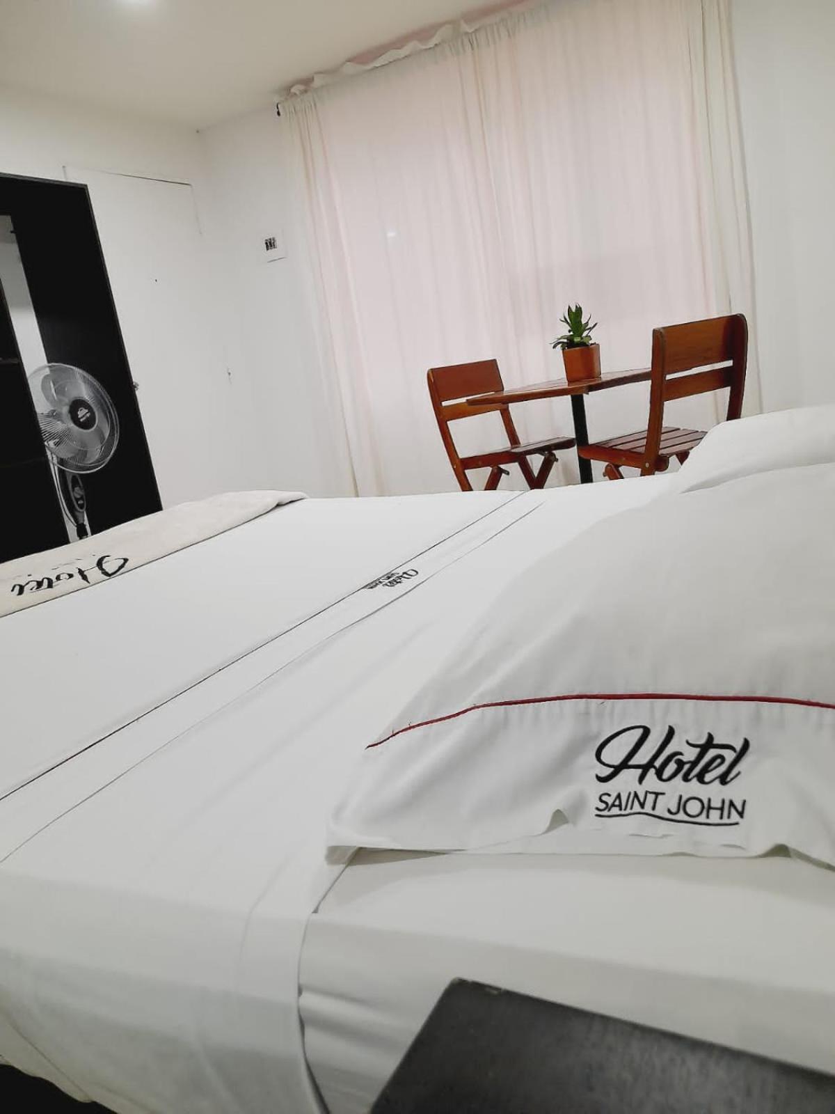 Hotel Saint John ميديلين المظهر الخارجي الصورة