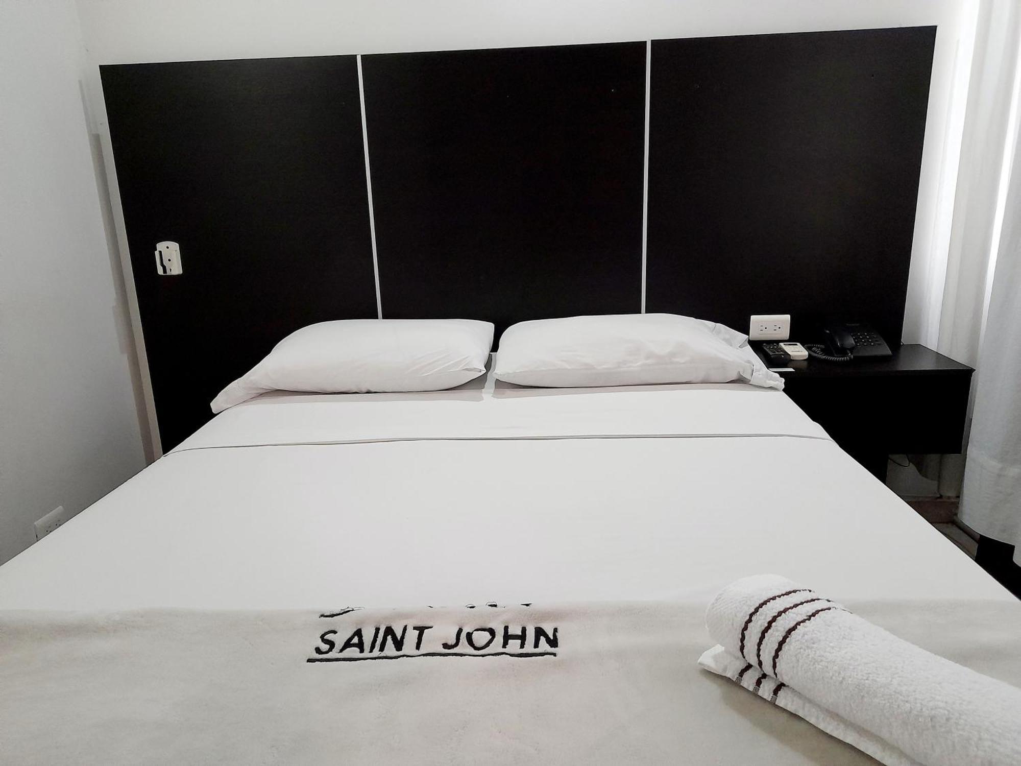 Hotel Saint John ميديلين المظهر الخارجي الصورة