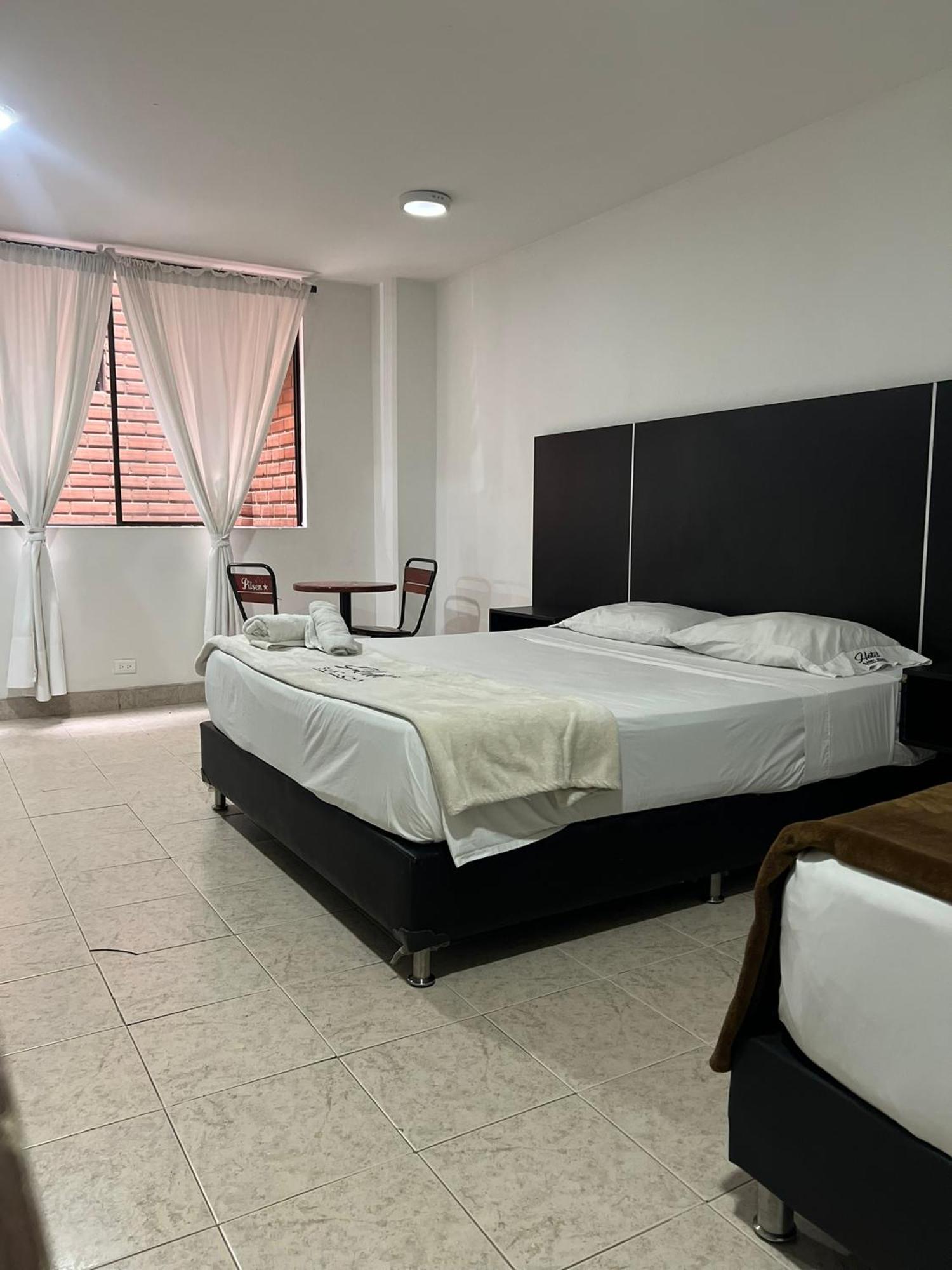Hotel Saint John ميديلين المظهر الخارجي الصورة